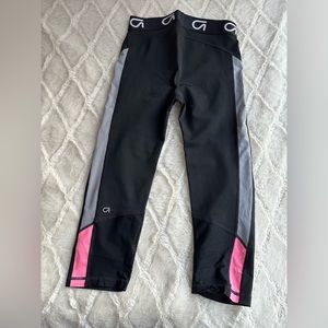 NWOT GAP workout capris leggings